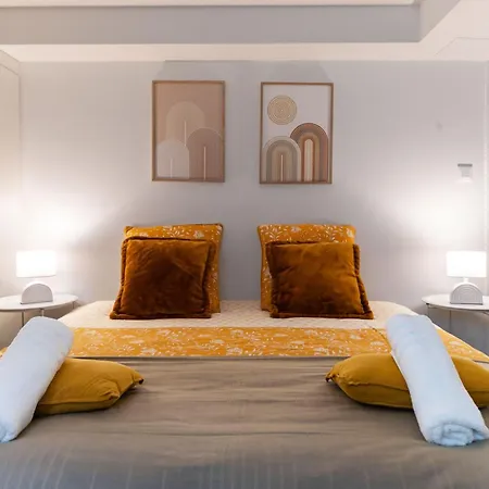 Le Noyer - Maison Design Dans L'hyper Centre بيت للعطل *